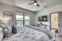 Upscale 5BR Home on Lake Travis with HotTub & Lake Views Hotels in Lakeway