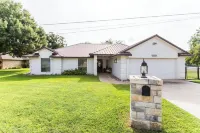 湖邊天堂，帶火坑