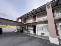 Edyn Hotel by Townhouse Wytheville US 52 Hotels near Flying J Travel Center