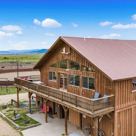 Private Ranch for Weddings, Retreats, Reunions. Sleeps 30 in Two Lodging Units,