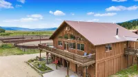 Western Ranch for Weddings, Retreats, Reunions. Sleeps 30 in Two Lodging Units,
