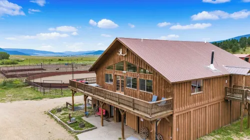 Western Ranch for Weddings, Retreats, Reunions. Sleeps 30 in Two Lodging Units,