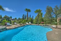 Luxe Getaway w/ Riverfront Views in Grants Pass! - balcony