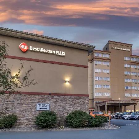 Best Western Plus Chocolate Lake Hotel