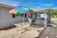4 Mi to Shore: Family Home in Daytona Beach - Homestays