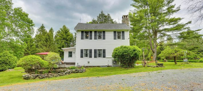 Game Room and Yard Greentown Home Near State Park Hotels in Pike County