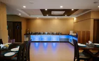 Daksh the Madhuvan Suites Dwarka - breakfast