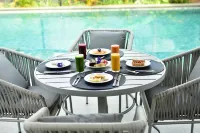 Hotel Girassol Plaza - Pools