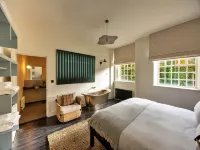 Historic Retreat in Peak District by River Dane