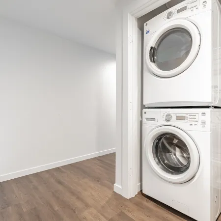 2BR | Gym, Lounge, Rooftop | Bellevue | Sophari C