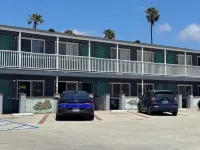 The Shores Inn - Motels