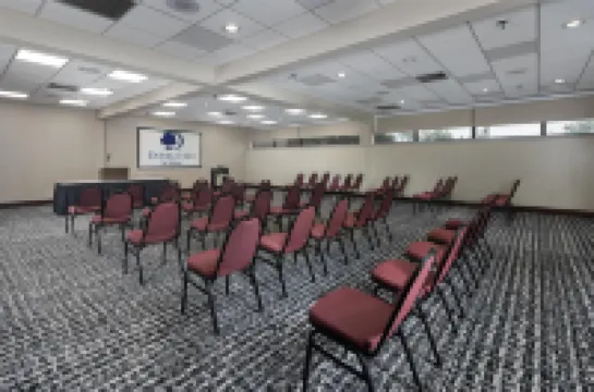 DoubleTree by Hilton Manhattan