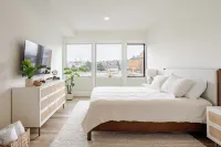 1025 Luxe • 2BR • Waterfront District • Close to Downtown & WWU