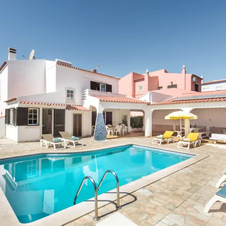A Fantastic Place for Families, Hilton Hotel Are and Close to Amenities
