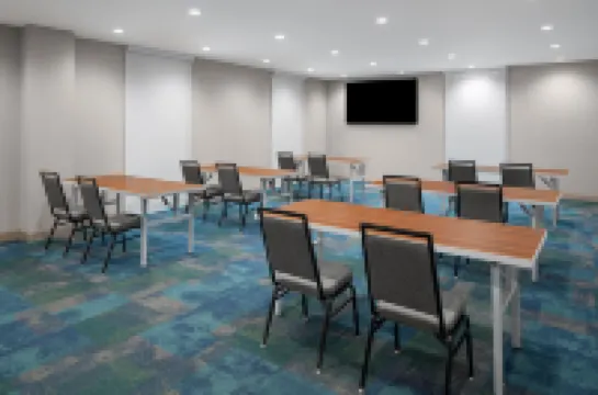 Home2 Suites des Moines at Drake University