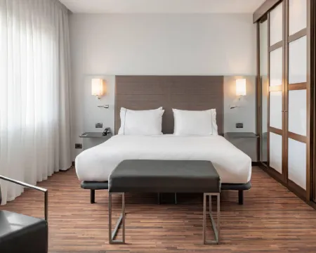 AC ホテル サン セバスチアン デ ロス レイエス バイ マリオット サン・セバスティアン・デ・ロス・レイエスのホテル