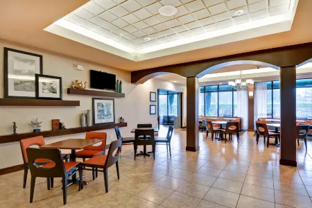 Hampton Inn West Palm Beach Florida Turnpike Отели рядом с достопримечательностью «Маунтс Ботаникал Гарден»