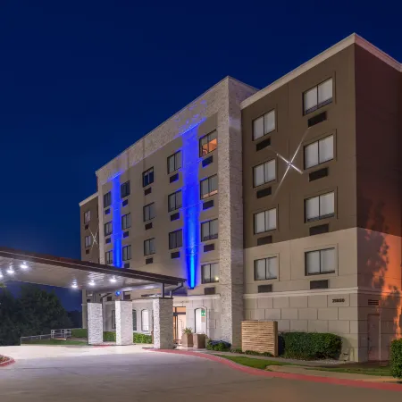 Holiday Inn Express & Suites MESQUITE by IHG