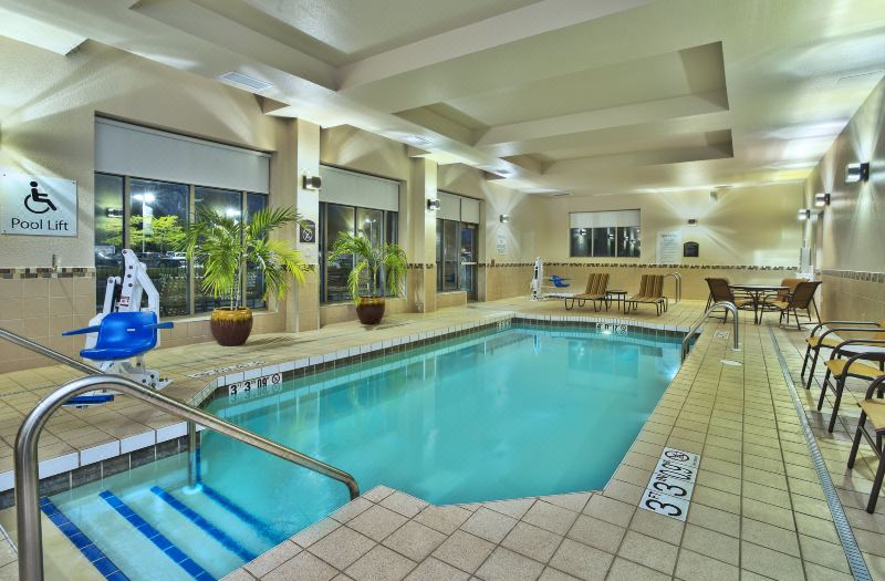 Holiday Inn & Suites Green BAY Stadium by IHG photo 2