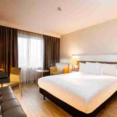 AC Hotel Manchester Salford Quays Rooms