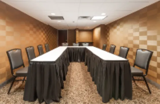 Holiday Inn & Suites OKLAHOMA CITY NORTH by IHG