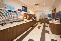 Holiday Inn Express & Suites PORTAGE by IHG - breakfast