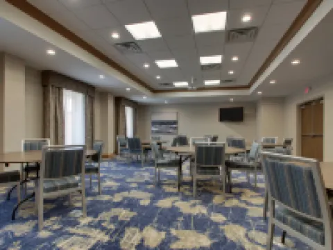 แฮมป์ตันอินน์ สนีดส์ เฟอร์รีนอร์ท ท็อปเซล บีช โรงแรมในOnslow County