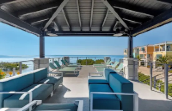 Pet Friendly 2Br/2BA Steps from the Water’s Edge with Unparalleled Sunrises