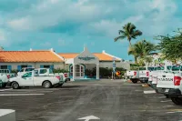 Captain Don's Habitat - parking