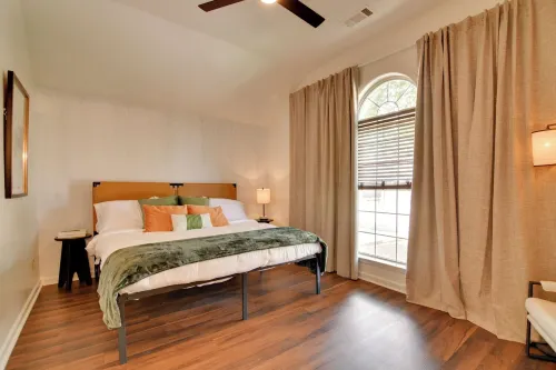 Shelby Farms Greenline Access Modern Cordova Home - Parkplatz