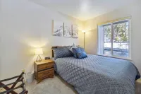 10 Mi to Palisades Tahoe! Condo w/ Game Room - 발코니