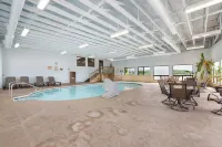 Lakefront Oasis Amazing Views!