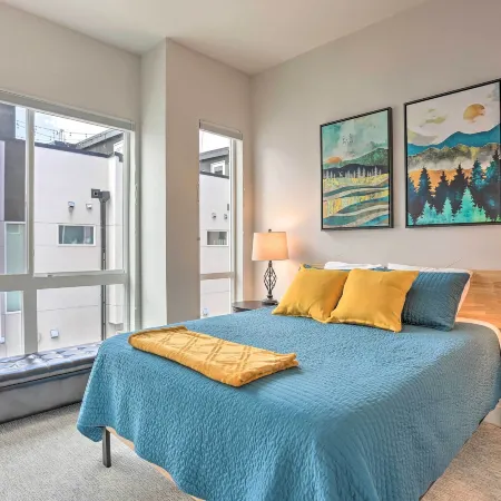 Trendy Denver Townhome - Walk to Mile High Stadium