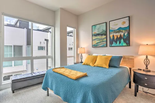 Trendy Denver Townhome - Walk to Mile High Stadium