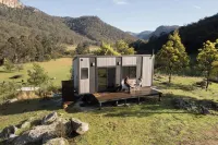 The Nile Farmstay: Modern Cabin Offering Incredible Views with Fire Pit and Spa.