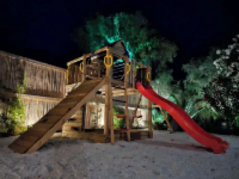 NIKKON LUXURY LIVING is a luxury private villa, in top of the sea.Enjoy LUXURY.