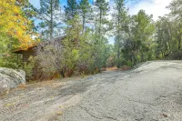 Idyllwild Cabin w/ Deck & Tahquitz Peak Views