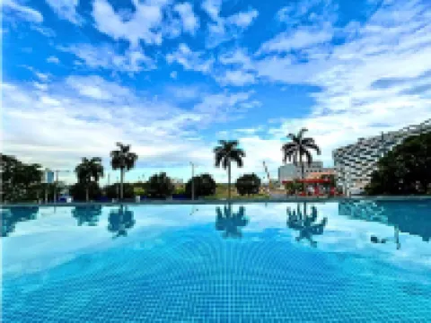 Stay Beside Mall of Asia Walk & Explore