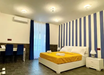 Yacht Club Angioino 나폴리항 주변 호텔