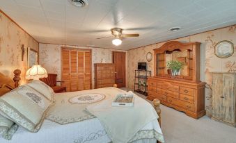 Hike & Fish: Rustic, Timeless Mckee Home w/ Yard