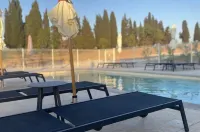 Domaine Font Castel - Pools