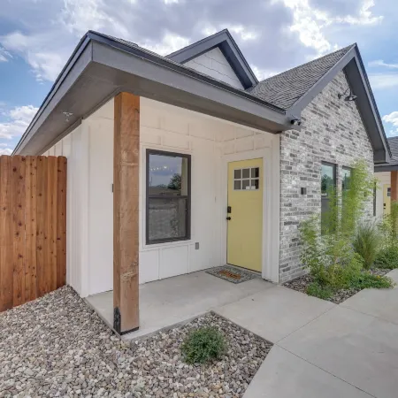 Brand-new Home 2 Mi to Shannon Med Center!