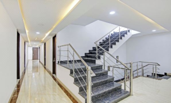 Hotel Royal Empirre Near Pec-Pgi-PU-Sukhna Lake-Rock Garden-Rose Garden Chandigarh