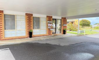 Beachcomber Motel & Apartments