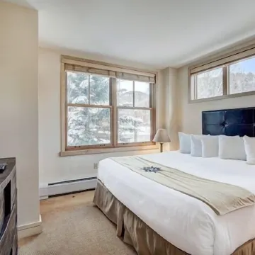 Silver Mill 8184-1Br-Walk to Slopes! Kids Ski Free! 1 Bedroom Condo by Redawning