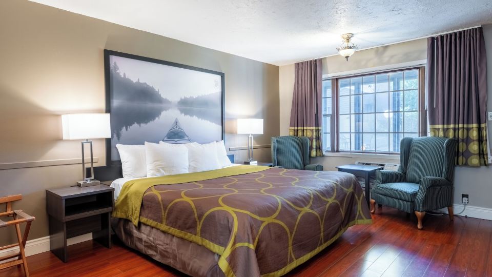 Super 8 by Wyndham Gananoque Country Squire Resort