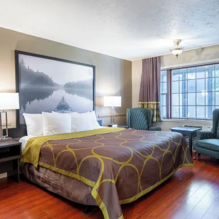 Super 8 by Wyndham Gananoque Country Squire Resort