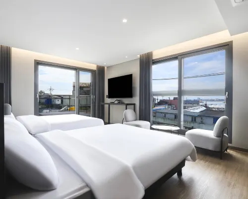 Gangneung (Jumunjin) Lucia Hotel ソンジュ図書館周辺のホテル