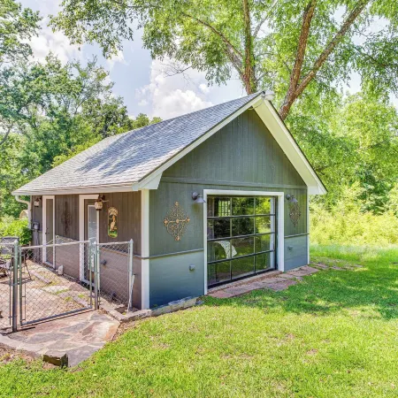 Lake Holbrook Waterfront Vacation Rental w/ Dock!