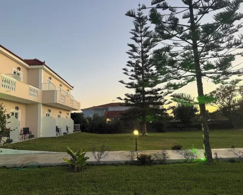 Hector's Studios Hotéis em Alykes